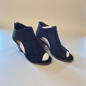 Mata Shoes Lazer-1 Black Perforated Peep Toe Block Heel Booties Women's 8 NEW